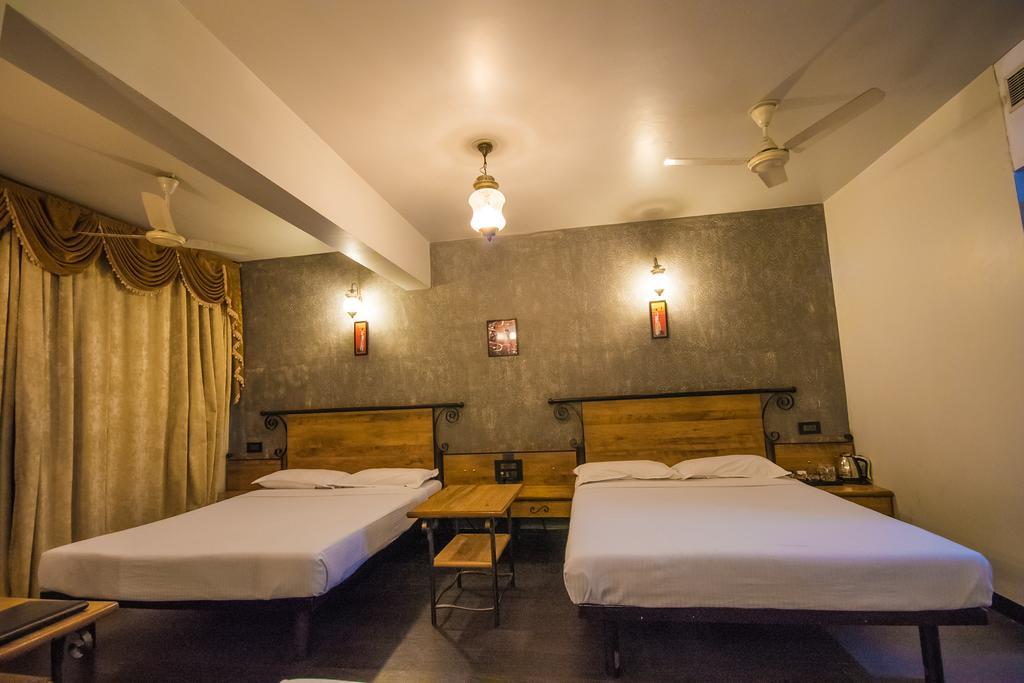 Infiniti Hotel And Spa Indore Exterior foto