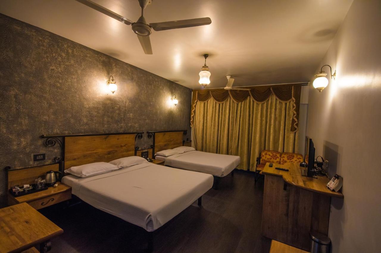 Infiniti Hotel And Spa Indore Exterior foto